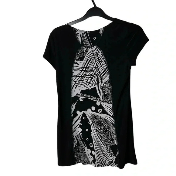 Y2K Libra ,vtg top . 
Women Medium.Black,white,abstract, embellished,square neck - Picture 5 of 15